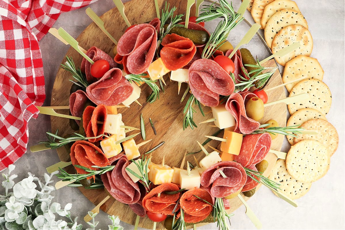Low-Carb Charcuterie Wreath