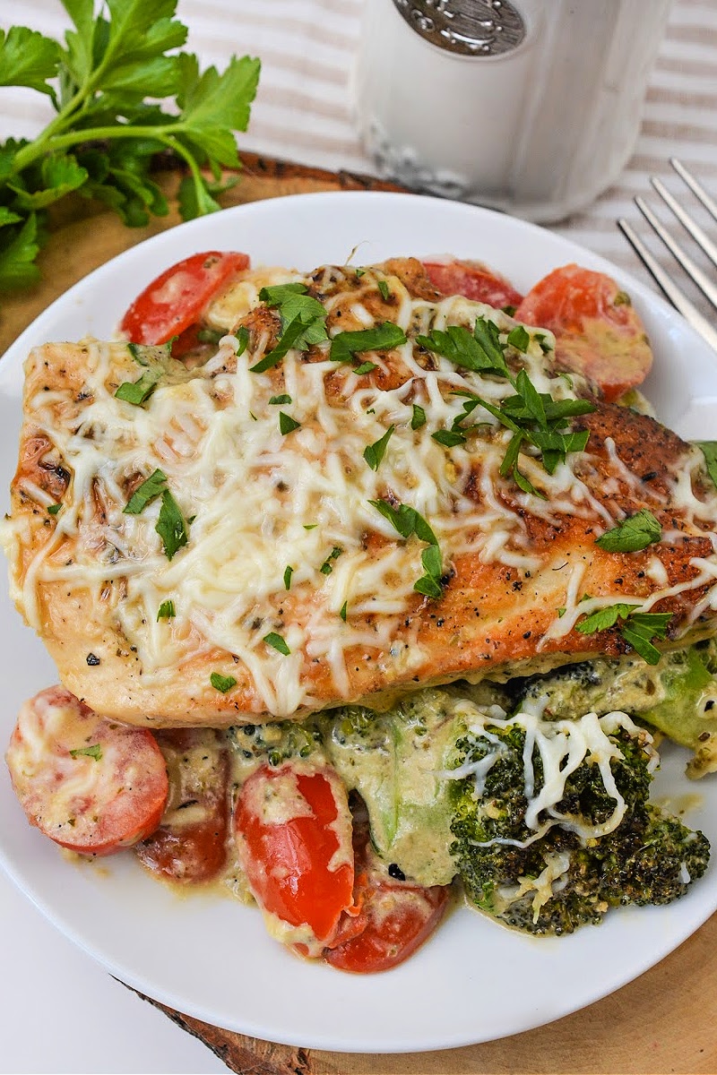 Keto Tuscan Chicken Broccoli Skillet