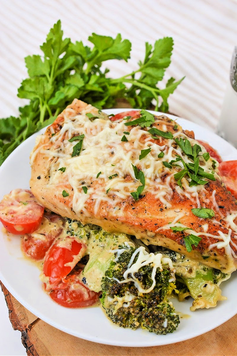 Keto Tuscan Chicken Broccoli Skillet