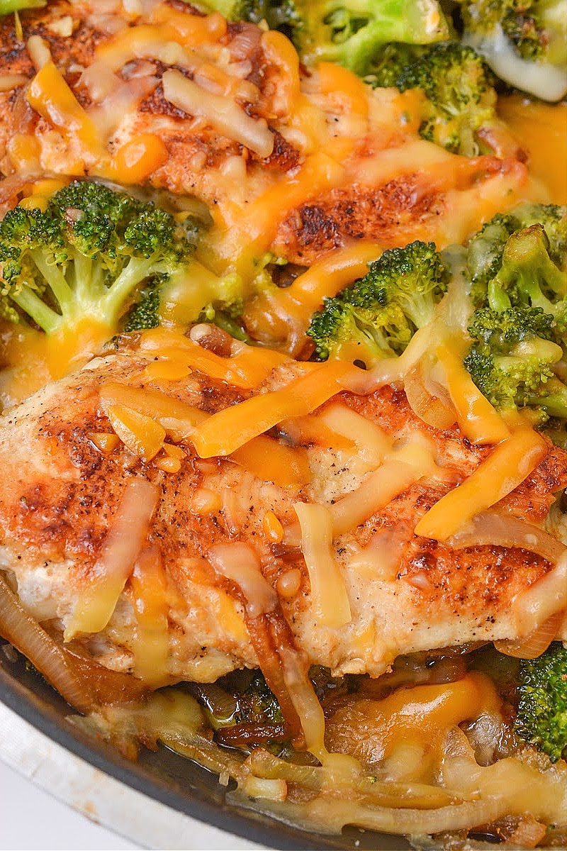 Keto French Onion Chicken And Broccoli Skillet