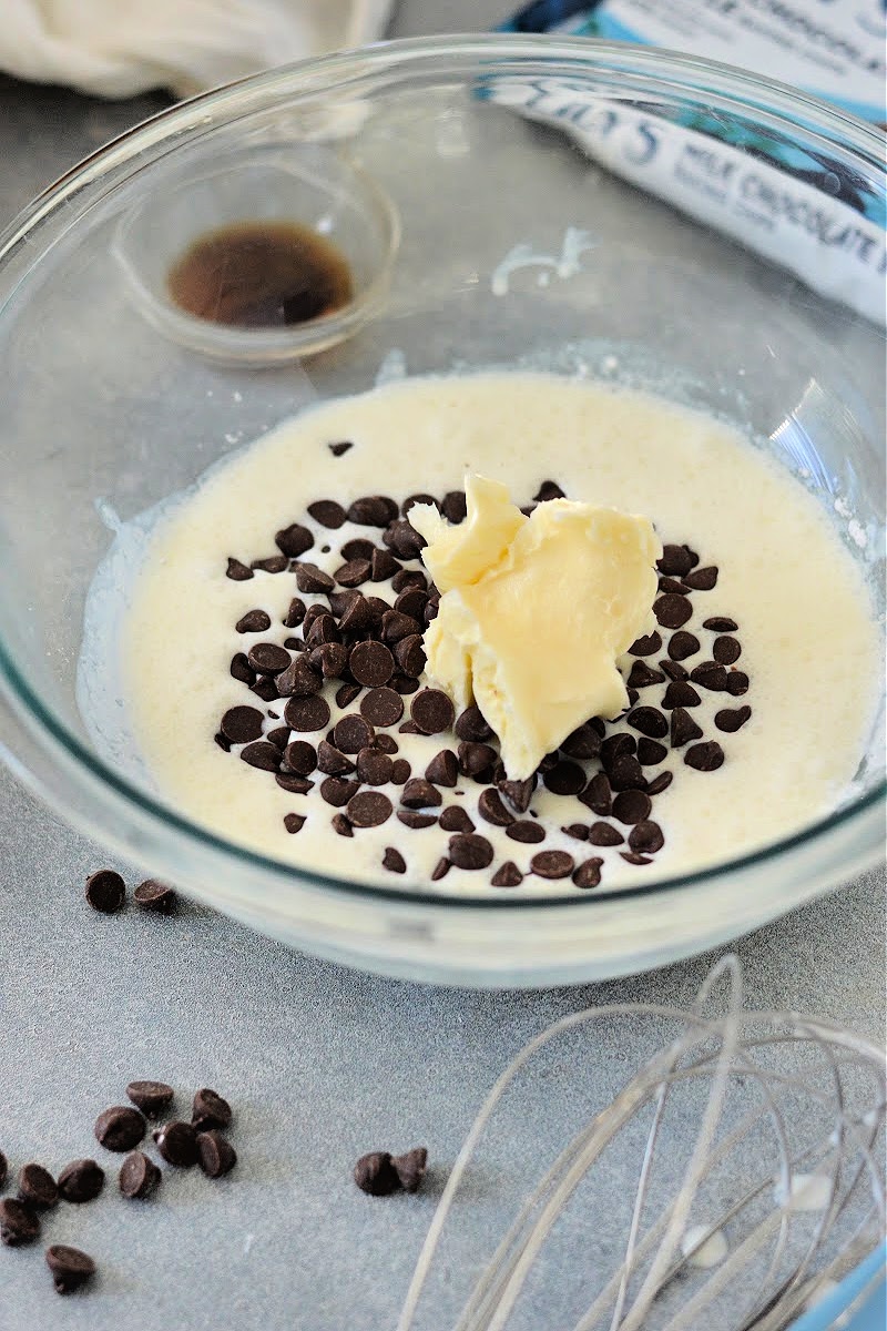 Melting keto chocolate chips