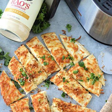 Keto Alfredo Cheesy Breadsticks