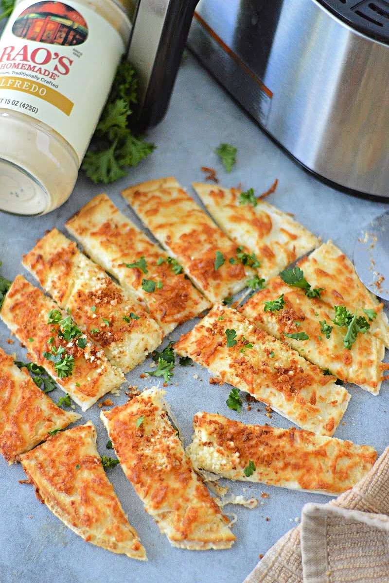 Keto Alfredo Cheesy Breadsticks
