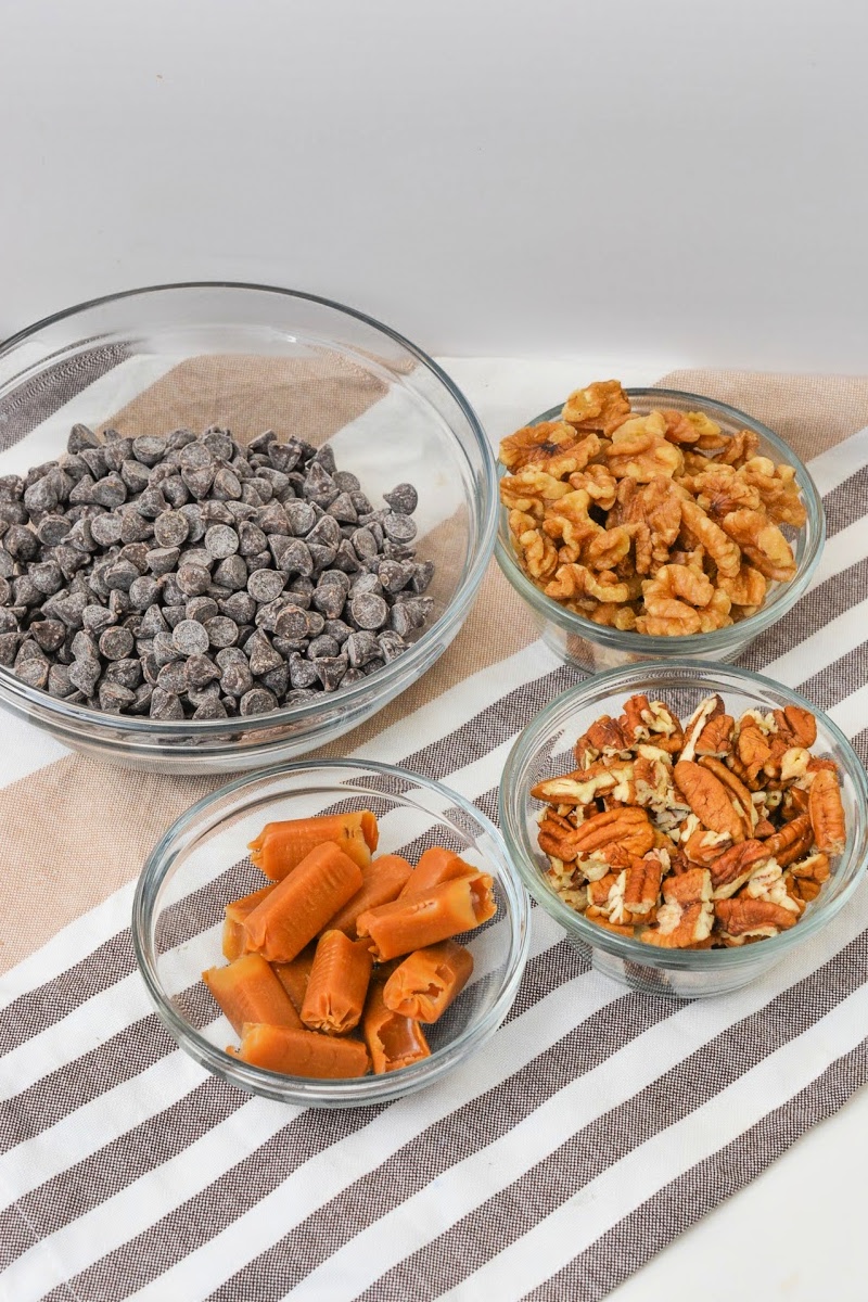 Keto Chocolate Caramel Nut Clusters Ingredients