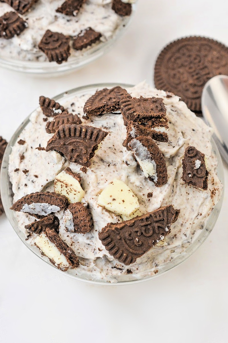 Low Carb Cookies and Cream Fluff