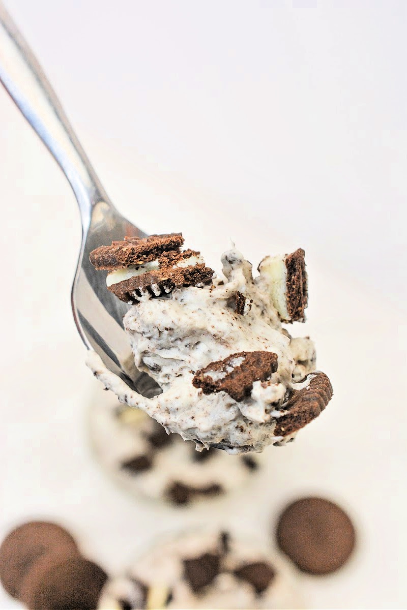 Low Carb Cookies and Cream Fluff
