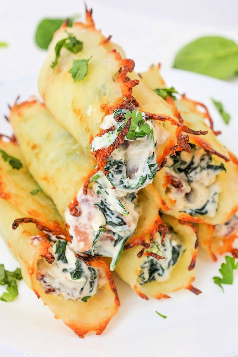 Keto Spinach and Bacon Cream Cheese Roll Ups