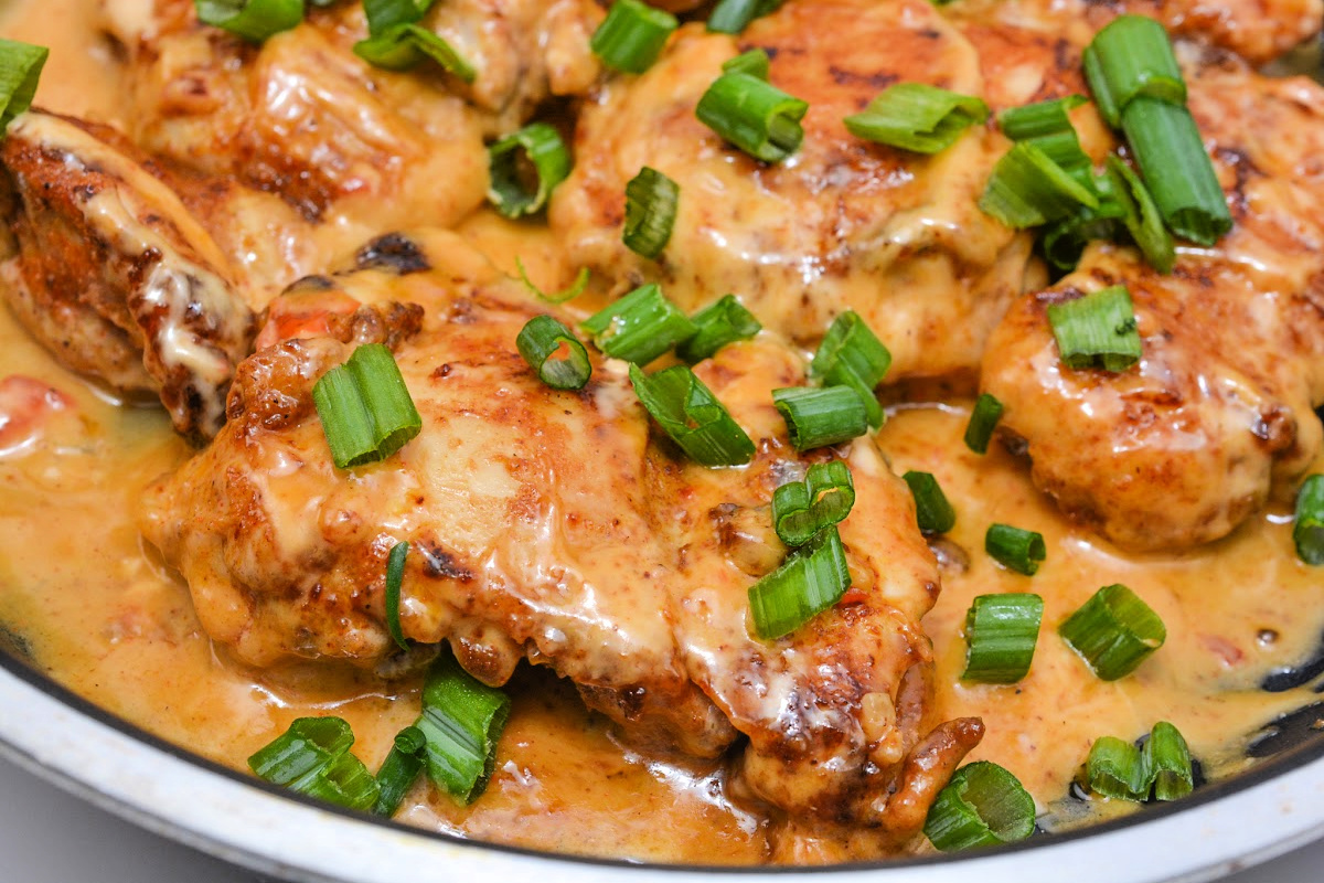 Keto Bang Bang Chicken Thighs