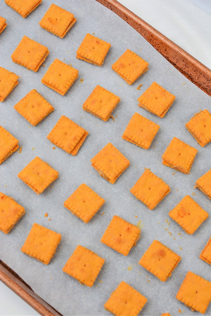 Cheese cracker peanut butter sandwiches