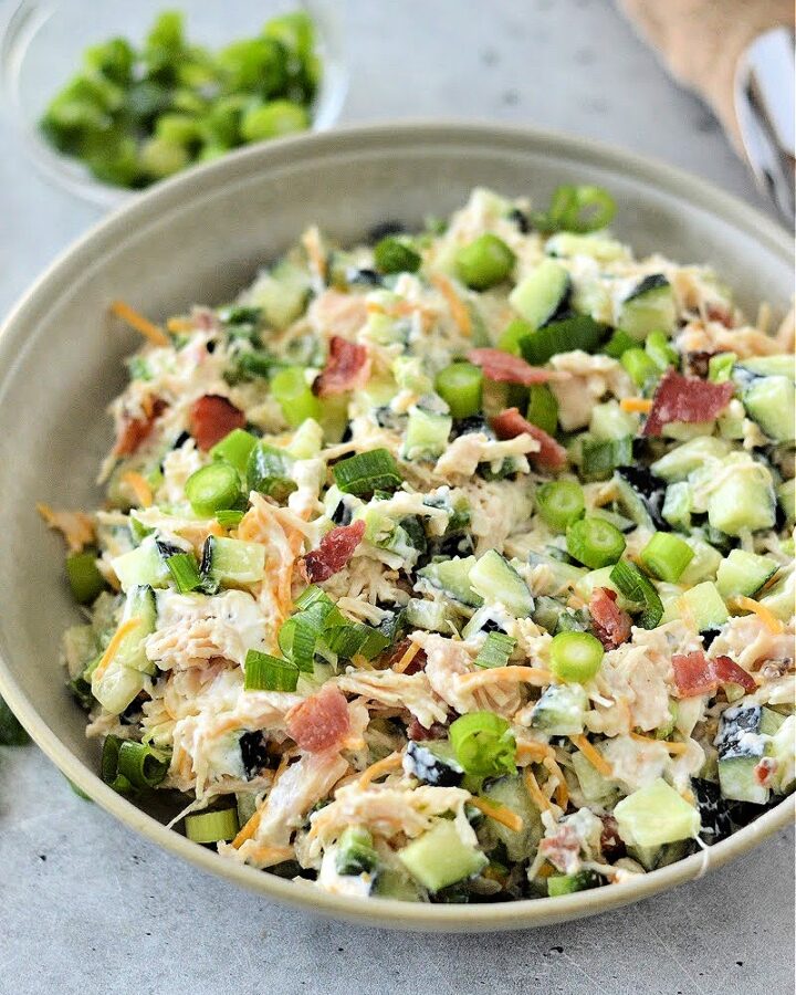 Keto Jalapeno Popper Chicken Cucumber Salad