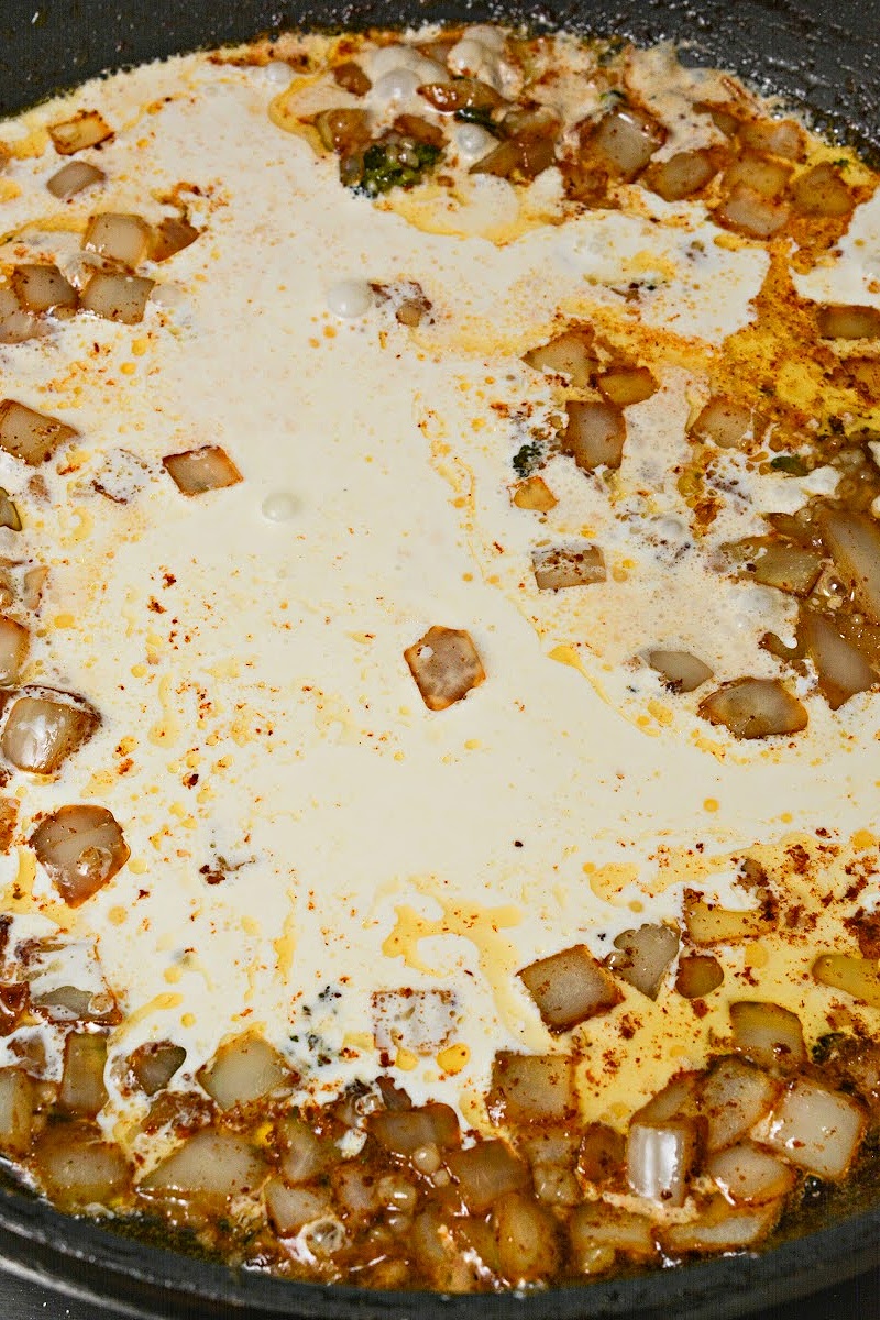 Making the garlic cream sauce
