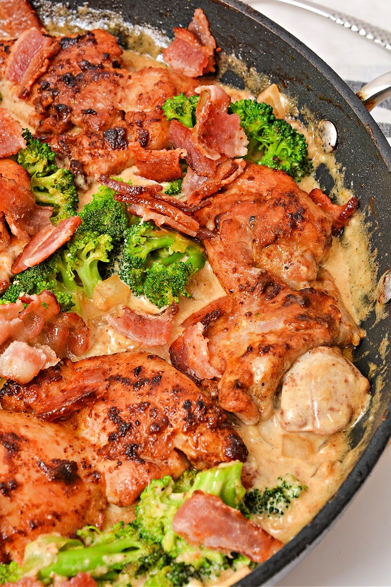 Keto Bacon Chicken Thighs With Garlic Cream Sauce