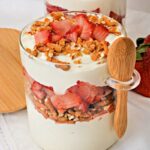 Low-Carb Strawberry Pretzel Parfait