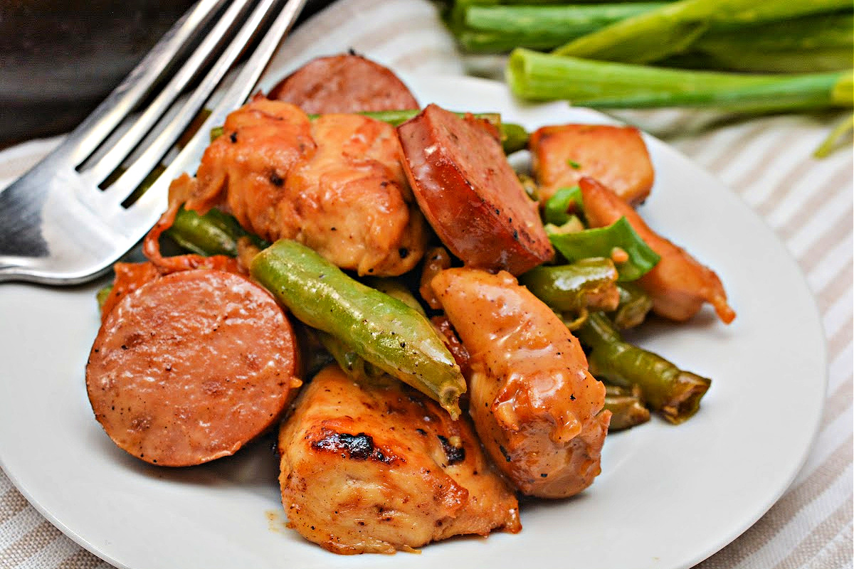 Low-Carb Honey Mustard Kielbasa Chicken and Green Beans