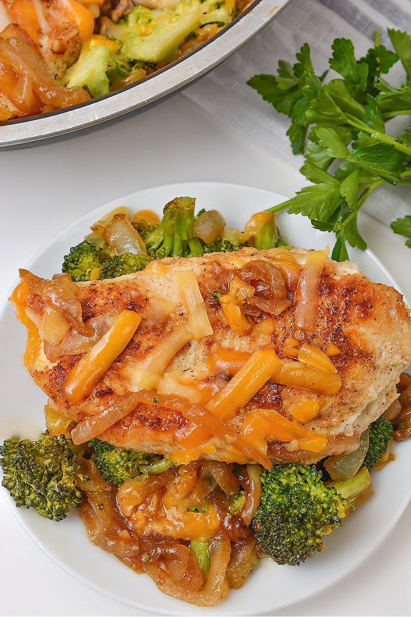 Keto French Onion Chicken And Broccoli Skillet