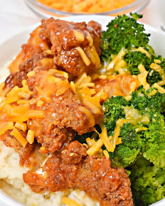 Keto Hot Honey Chicken Bowl