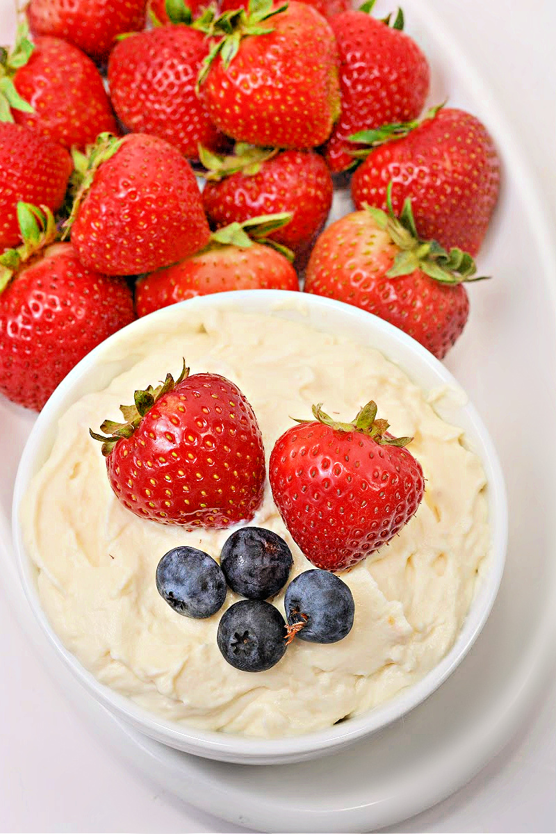 Low Carb Fluffy Cheesecake Dip