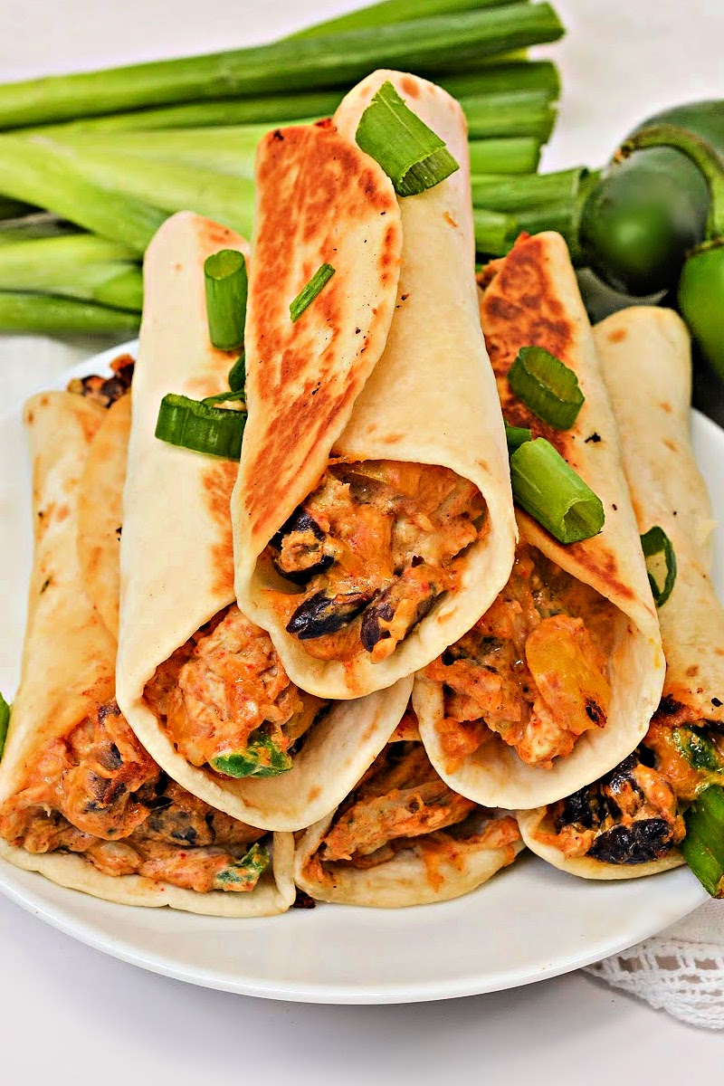 Low-Carb Southwest Chicken Roll-Ups