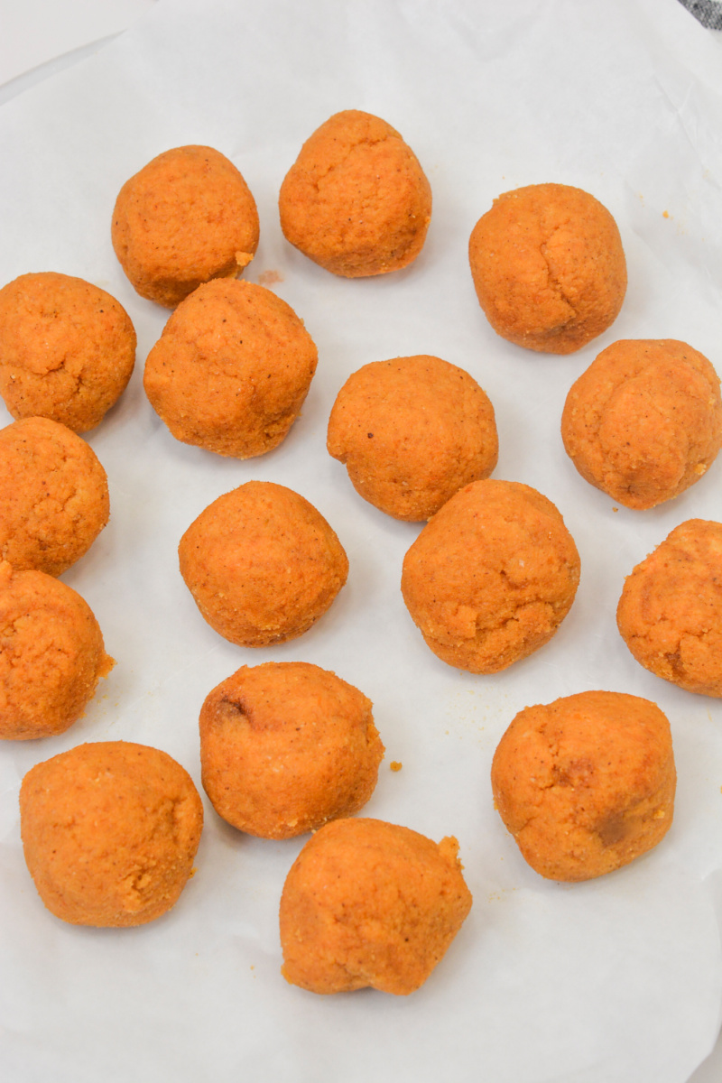 No Bake Keto Pumpkin Cake Balls