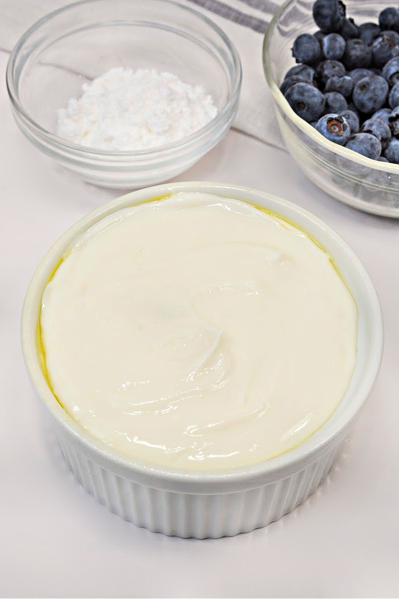 Low-Carb Blueberry Yogurt Cheesecake