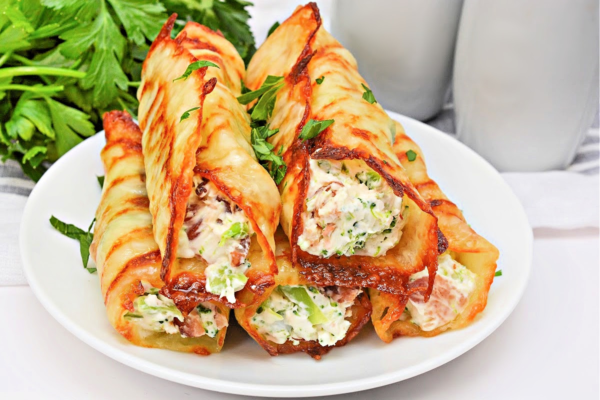 Keto Crispy Cream Cheese Broccoli and Bacon Roll Ups