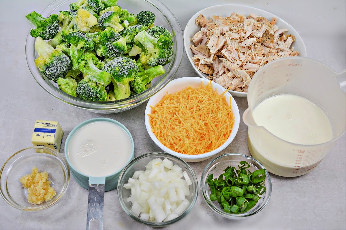 Keto Cheesy Crockpot Chicken and Broccoli Casserole