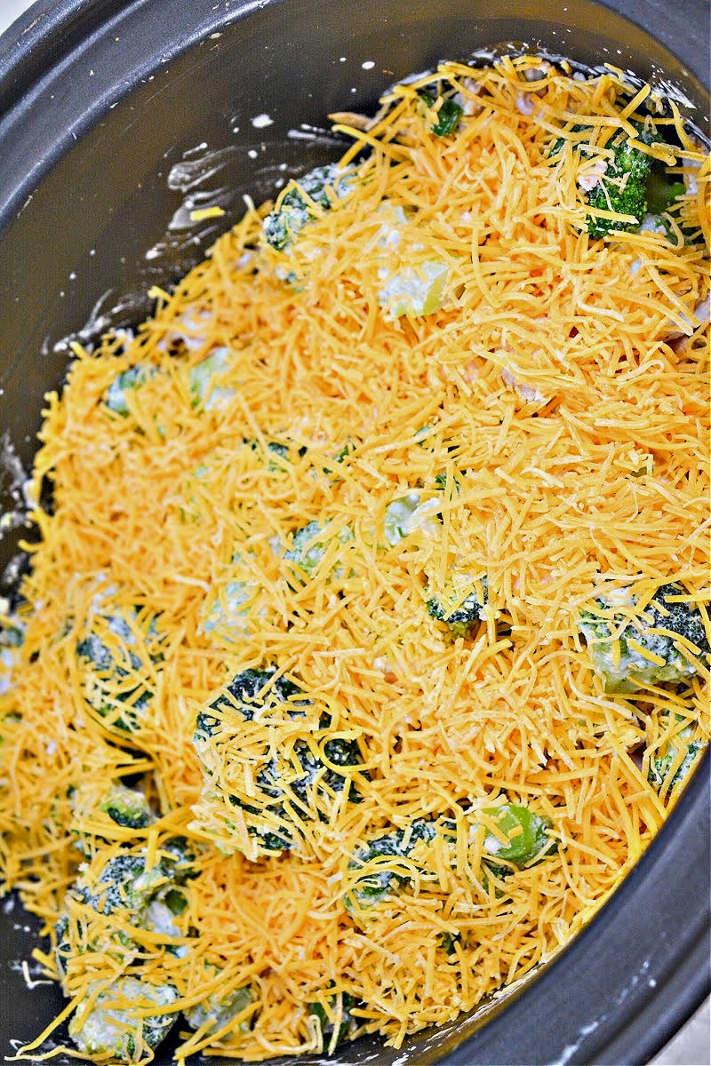 Keto Cheesy Crockpot Chicken and Broccoli