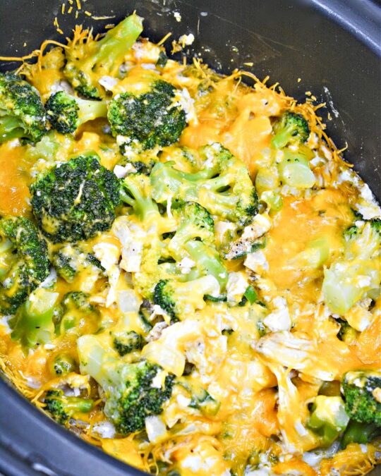Keto Cheesy Crockpot Chicken and Broccoli Casserole