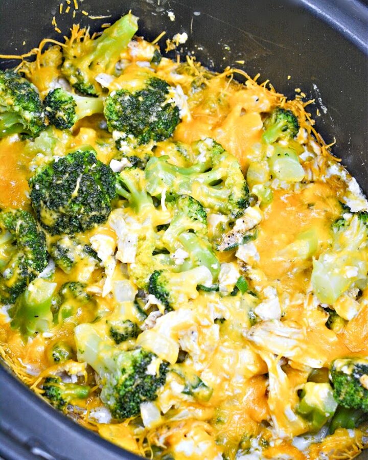 Keto Cheesy Crockpot Chicken and Broccoli Casserole