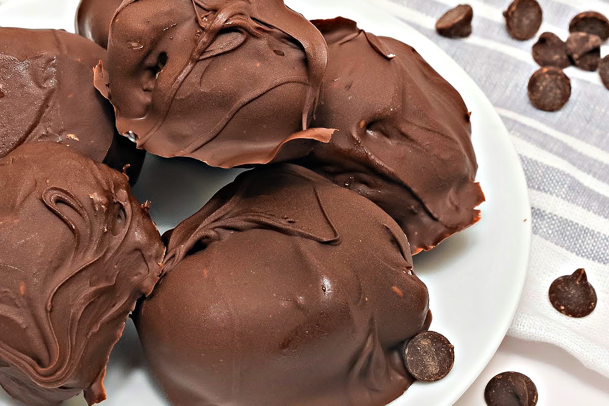 Low Carb Cottage Cheese Chocolate Clusters