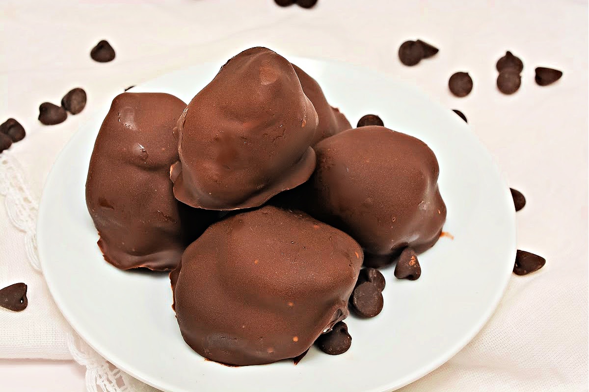 Low Carb Cottage Cheese Chocolate Clusters