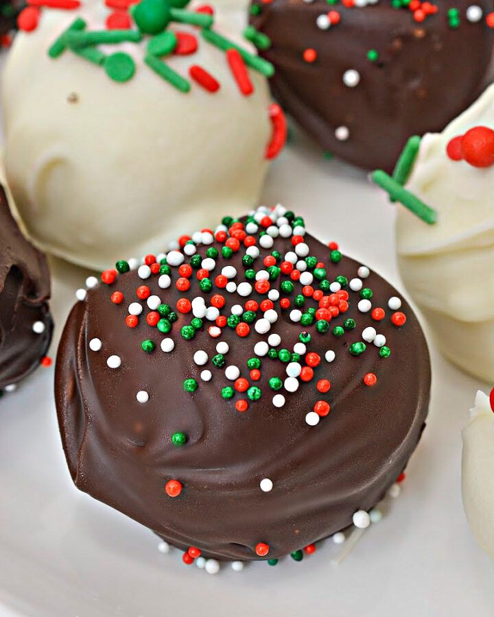 Low Carb Christmas Cake Balls