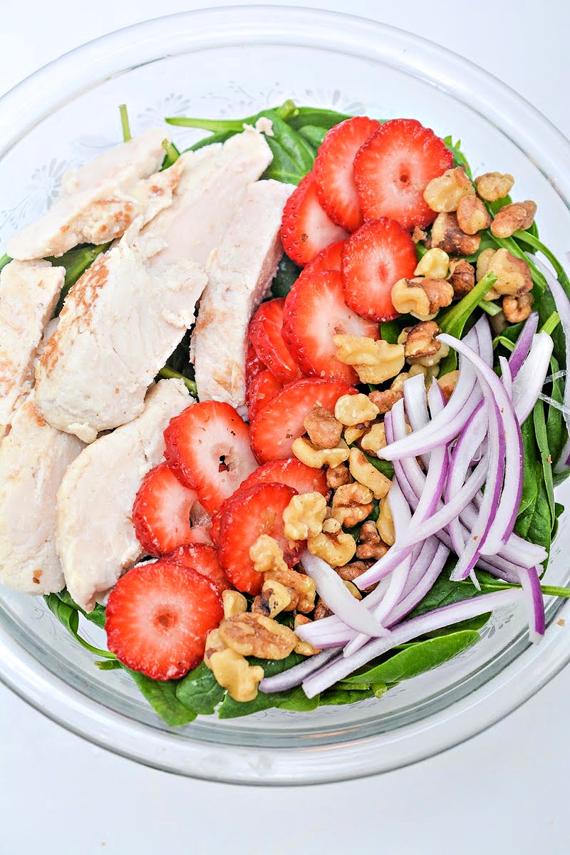 Strawberry Spinach Salad with Chicken
