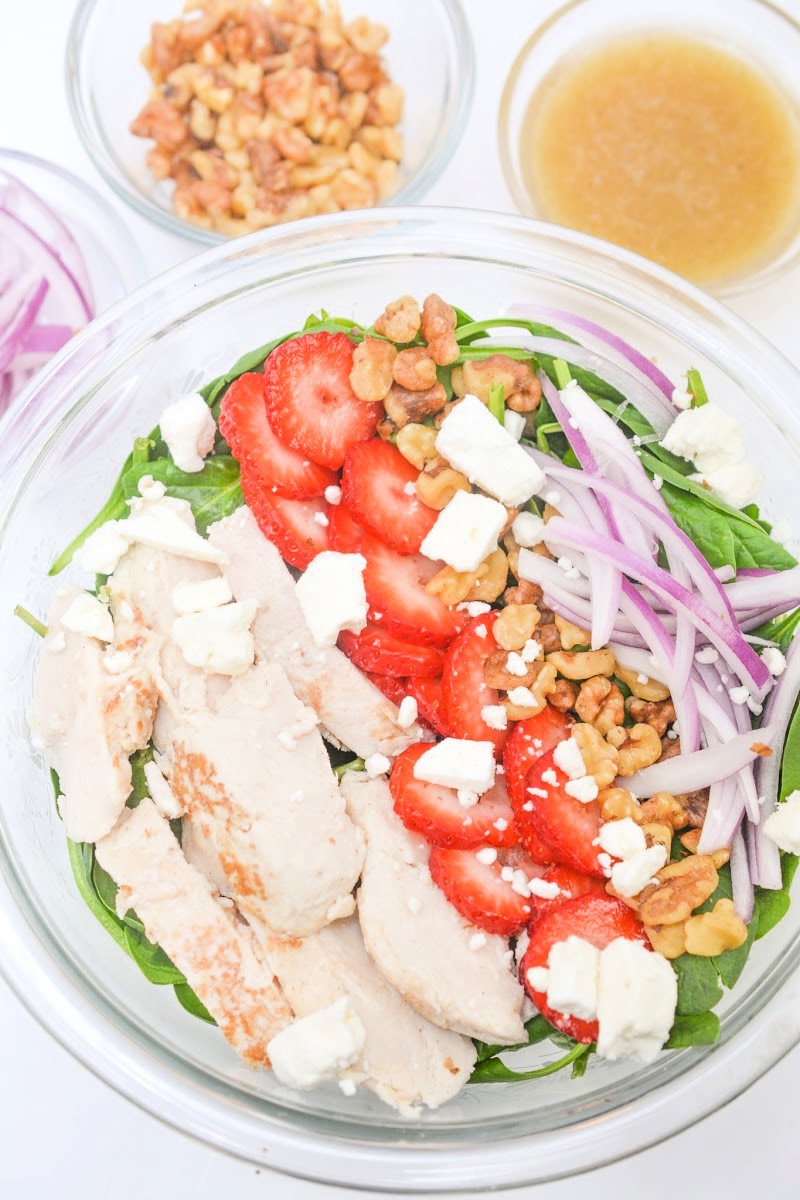 Strawberry Spinach Salad with Chicken
