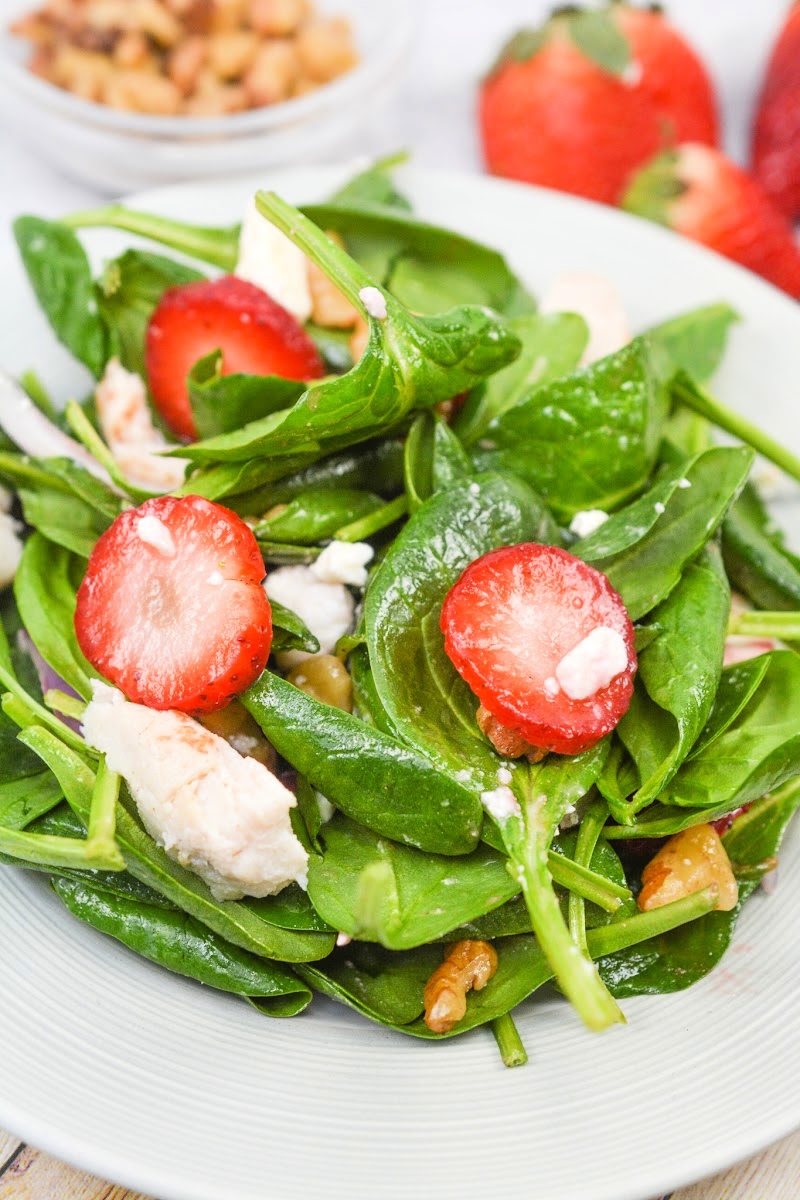 Strawberry Spinach Salad with Chicken 