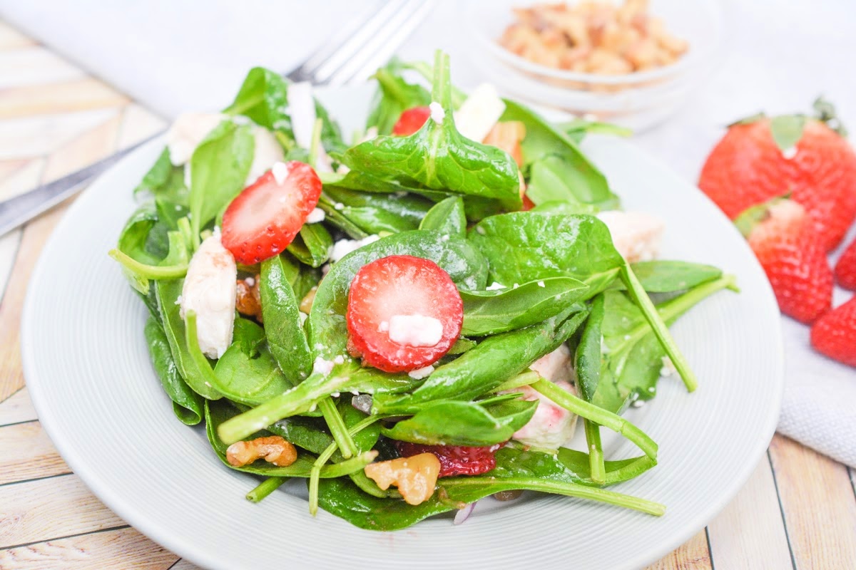 Strawberry Spinach Salad with Chicken 